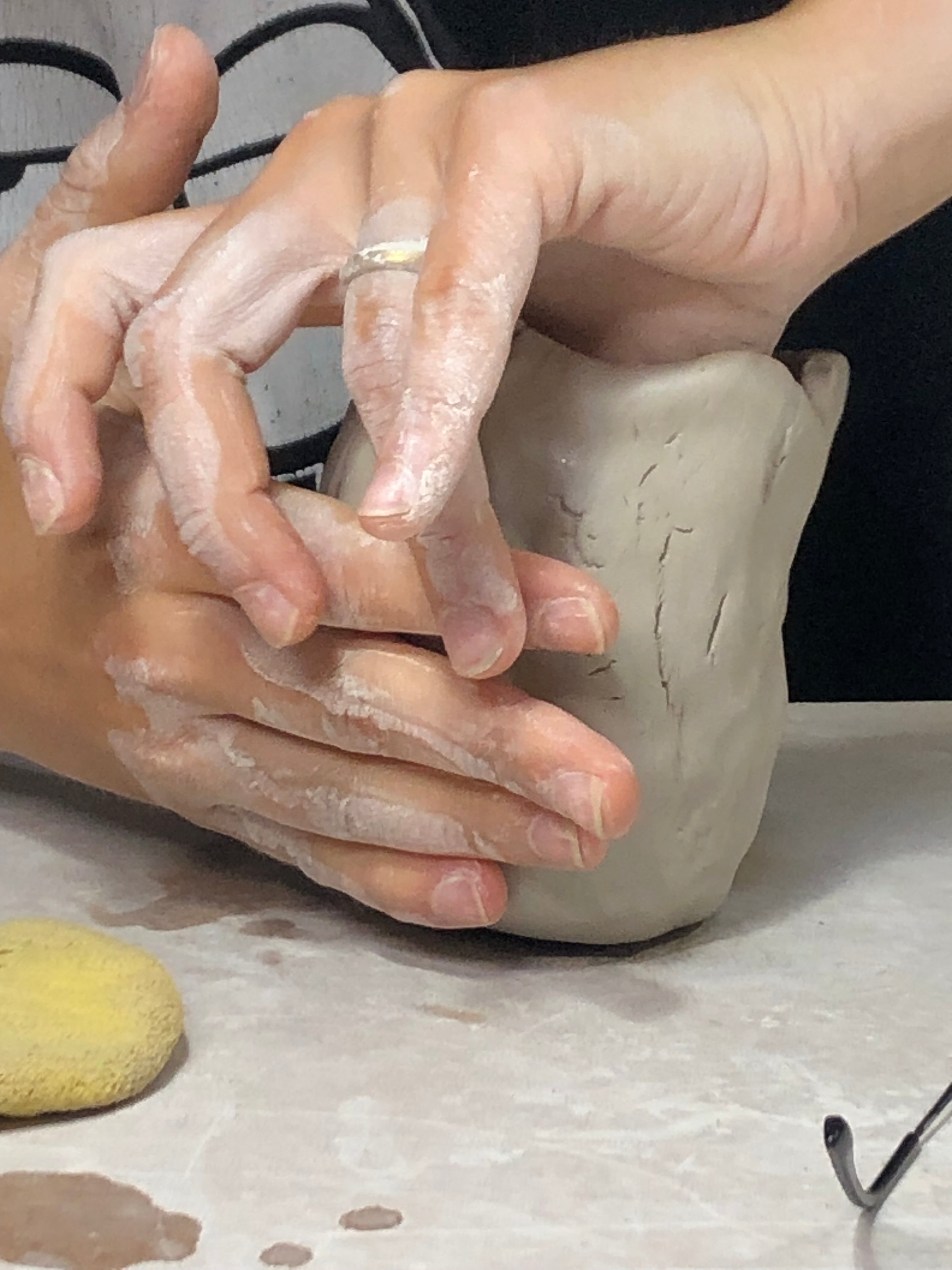 Taller de Cerámica - Pinch pot mug